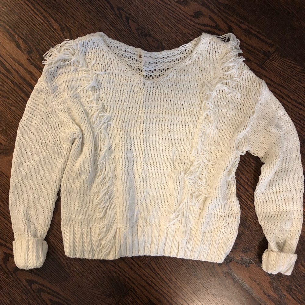 Boutique White V Neck Fringe Sweater